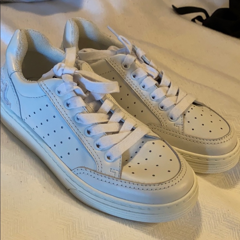 Chanel white sneaker size 5